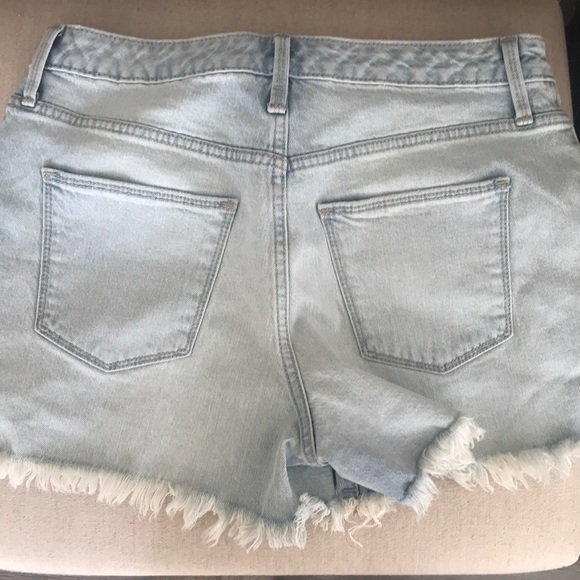 Shorts - Picture 3 of 3